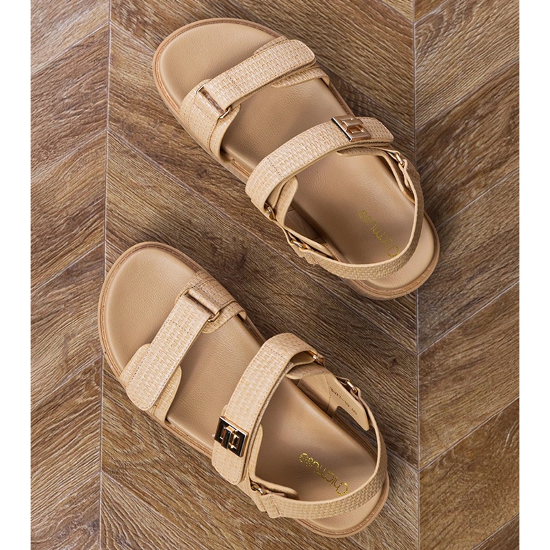 Beżowe sandały na platformie z paskami na rzepach beżowy 2