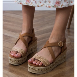 Brązowe sandały espadryle na koturnie 1