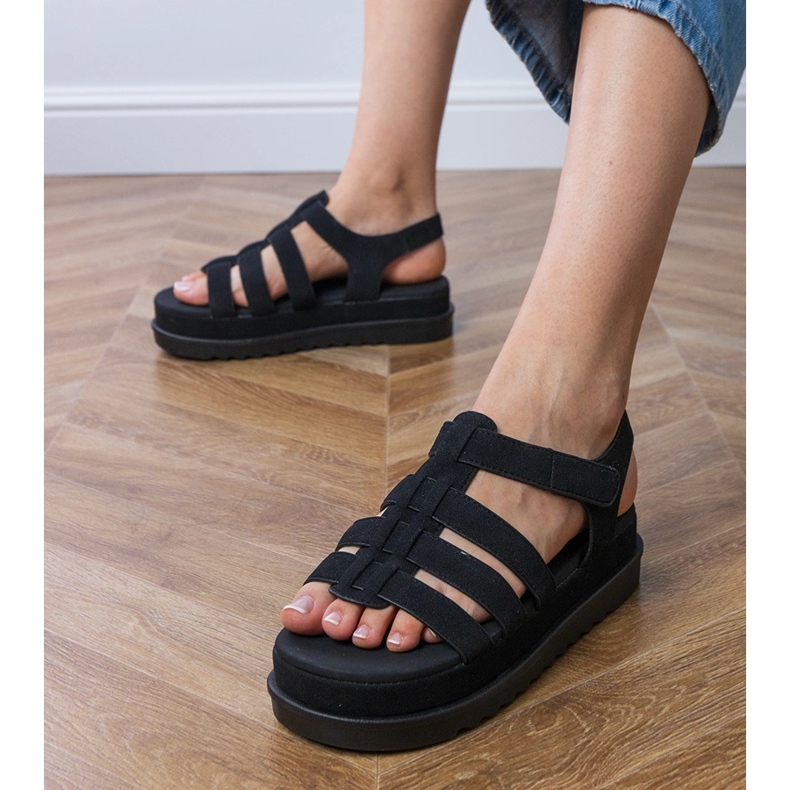 Czarne sandały gladiatorki na platformie 2