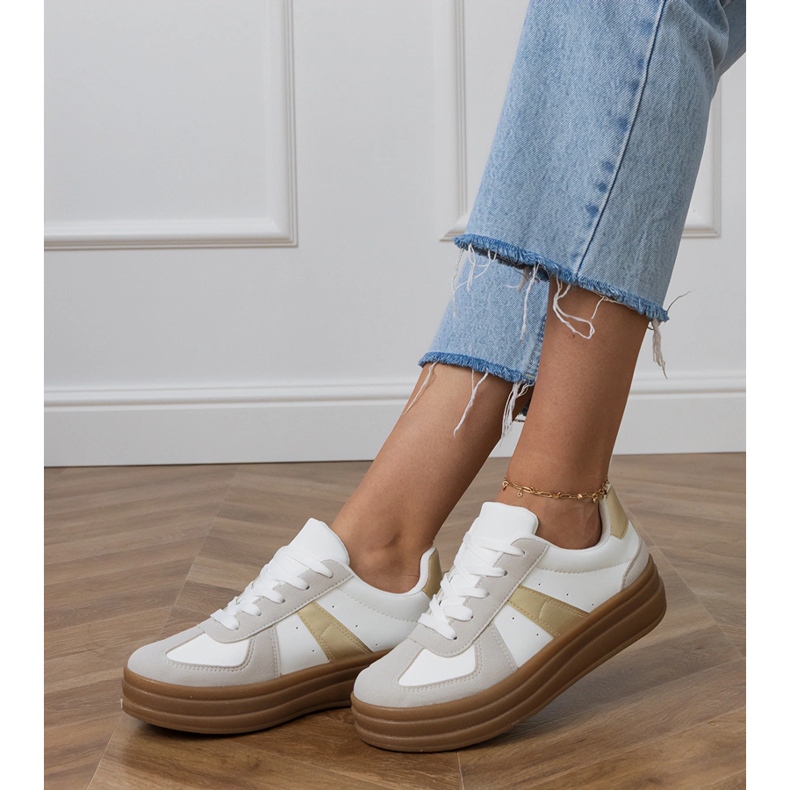 Białe sneakersy damskie na platformie 2