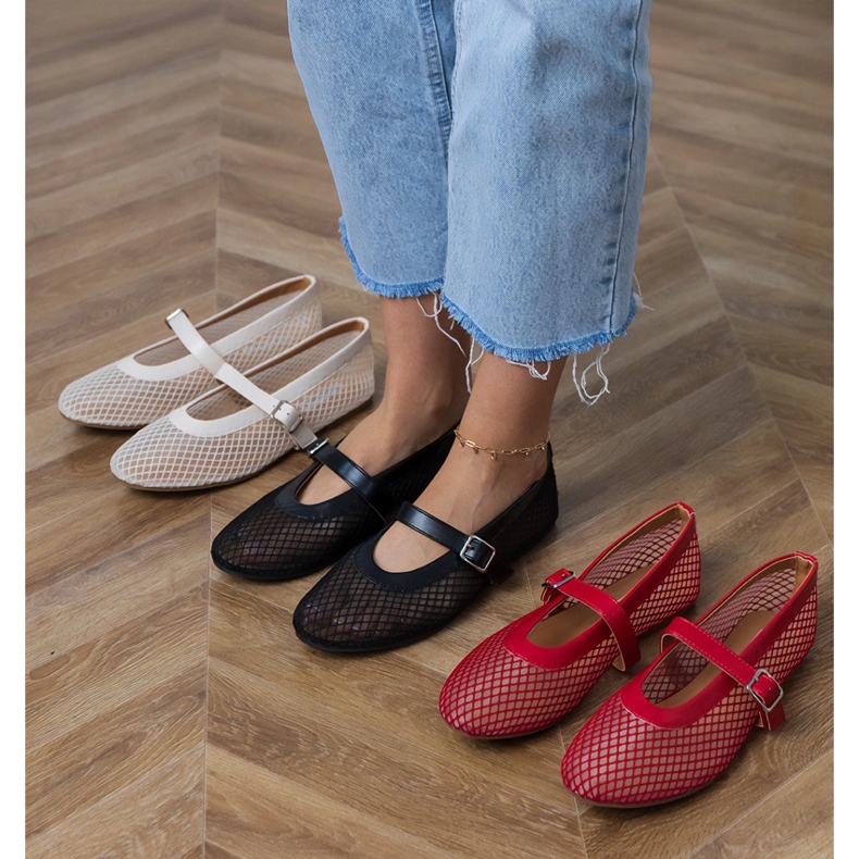 Czerwone balerinki siateczkowe ze sprzączką 1