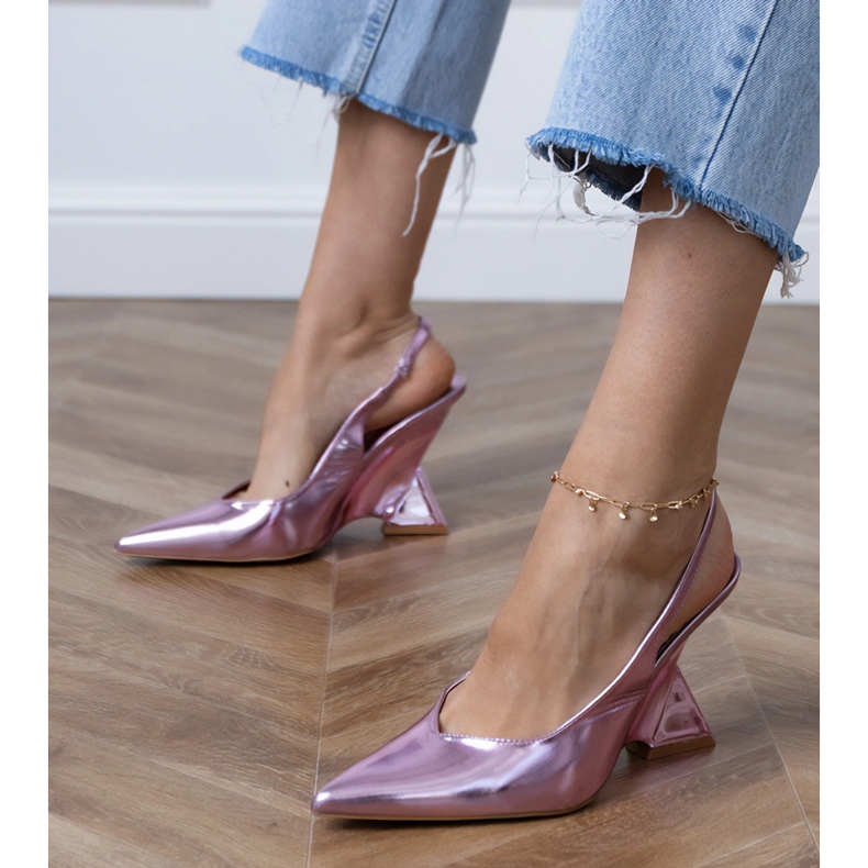 Fioletowe sandały na geometrycznym koturnie 1