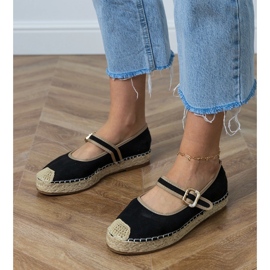 Czarne espadryle z ozdobną sprzączką 1