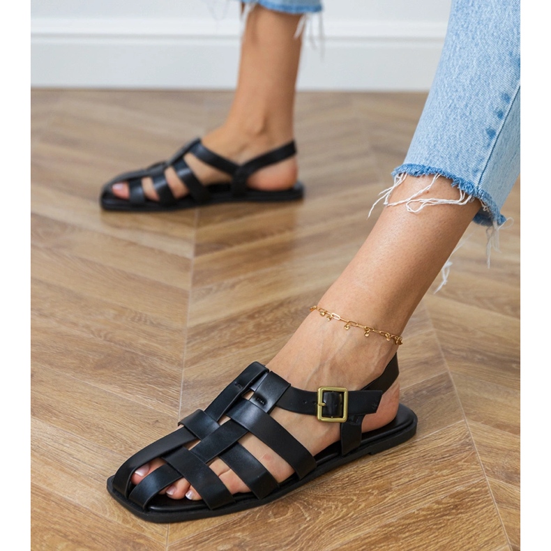 Czarne sandały gladiatorki zabudowane 2