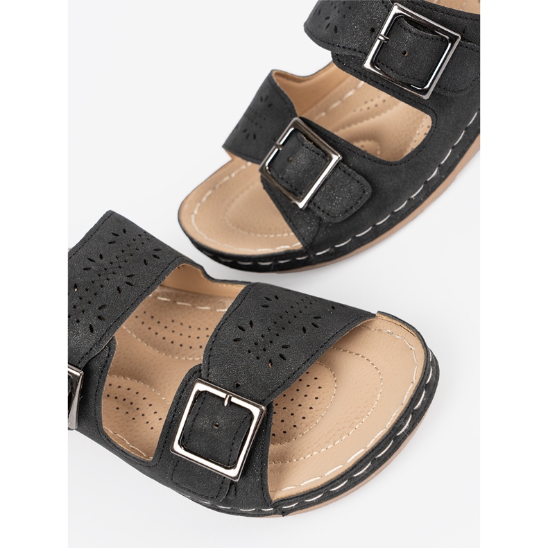 Seastar Klapki na niskim koturnie z klamrami czarne 1