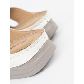 Seastar Lekkie białe klapki na niskiej koturnie 1