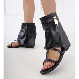 Czarne sandały płaskie z cholewką 2