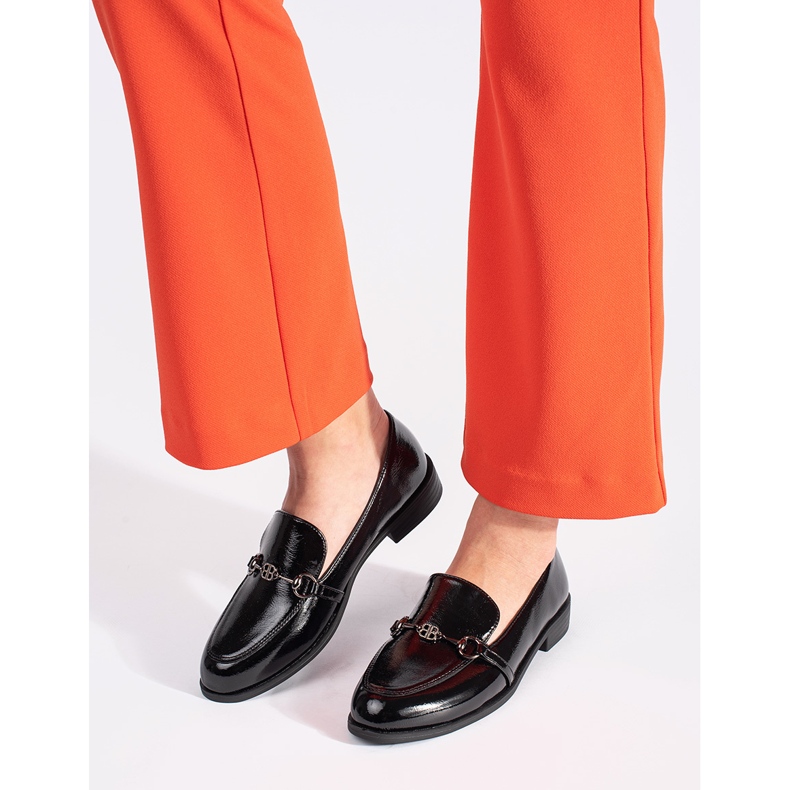 Goodin Czarne lakierowane mokasyny damskie z ozdobą 2