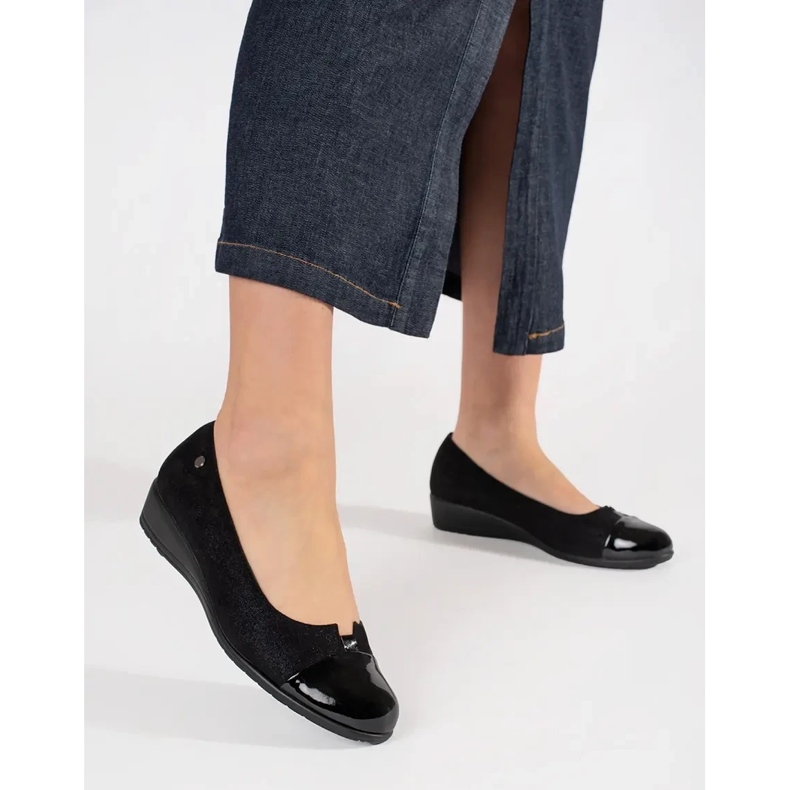 Goodin Czarne półbuty z lakierowanym noskiem 1