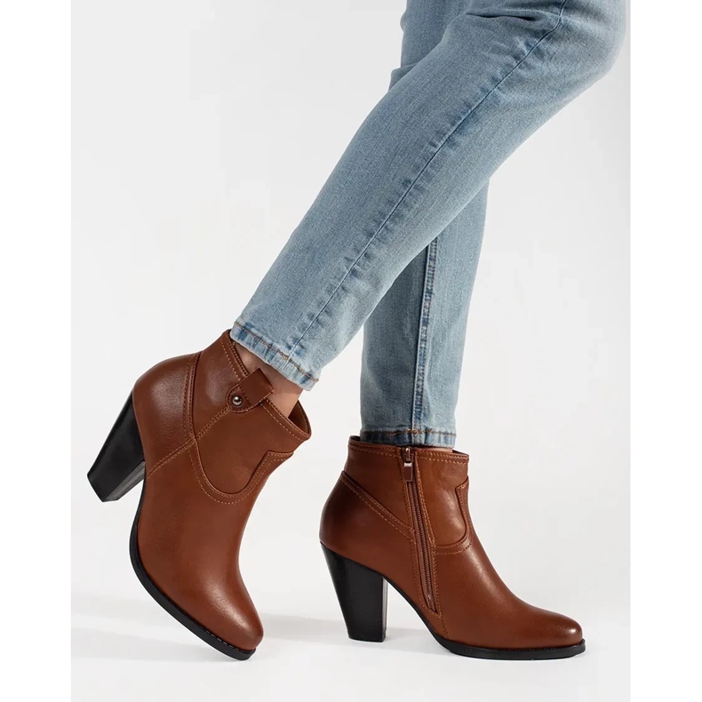 Brązowe botki na obcasie 2