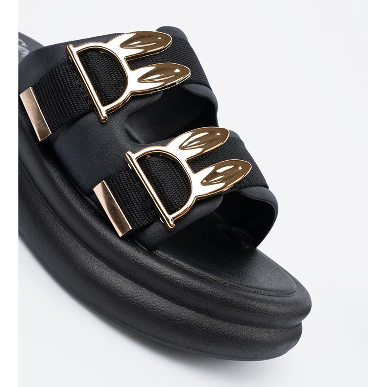 Seastar Klapki ze złotymi klamrami na platformie czarne 2