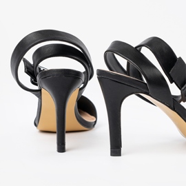 Czółenka czarne na szpilce z odkrytą piętą 2