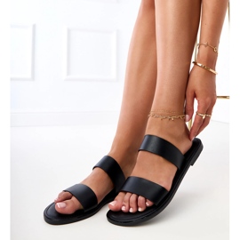 Czarne klapki damskie z paskami 2