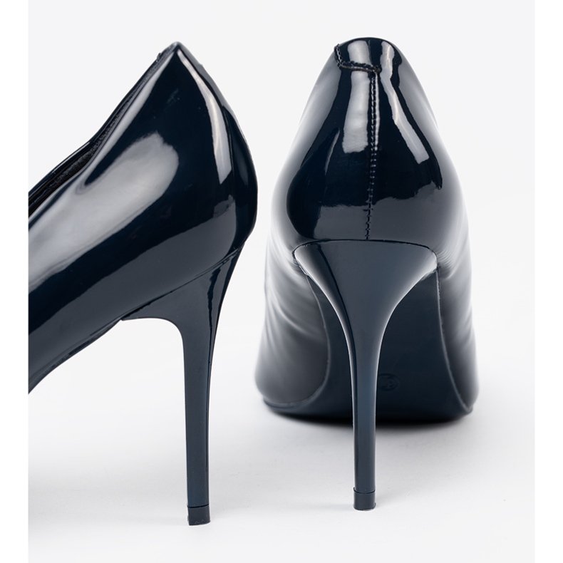 Granatowe lakierowane czółenka na szpilce niebieskie 2