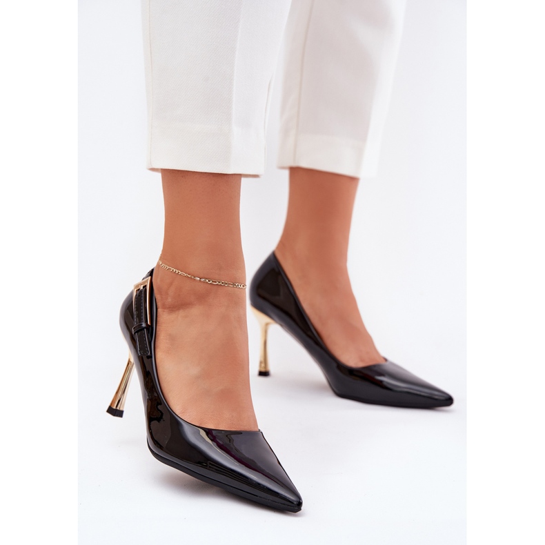 Lakierowane Szpilki Ze Złotą Klamrą Czarne 2