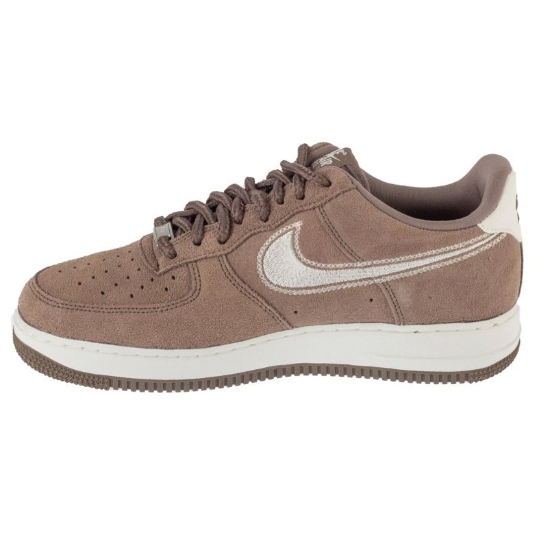 Buty Nike Air Force 1 07 Lv8 M HJ4465-200 brązowe 1