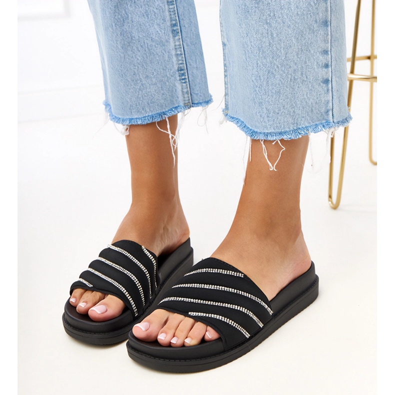 Czarne Klapki z Cyrkoniami Cardona 1