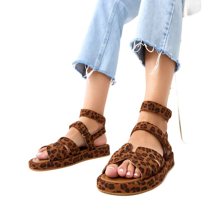 Panterkowe sandały zapinane na kostce Maimuna wielokolorowe 1