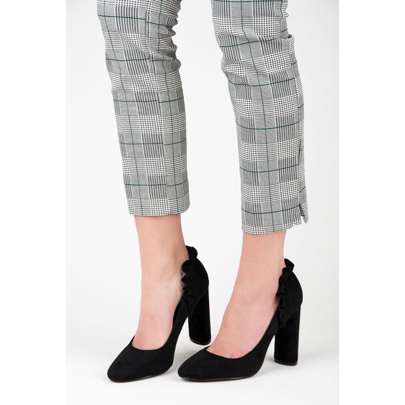 Seastar Czółenka na słupku z falbanką czarne 1