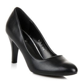 Czarne obuwie na obcasie 1