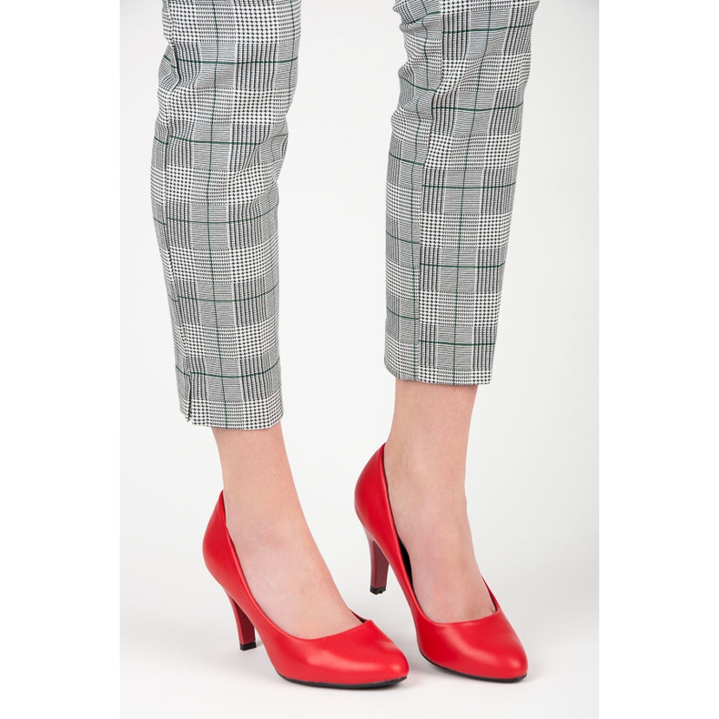 Czerwone obuwie na obcasie 1