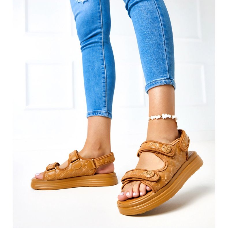 Brązowe sandały z regulowanymi paskami Brodni 2