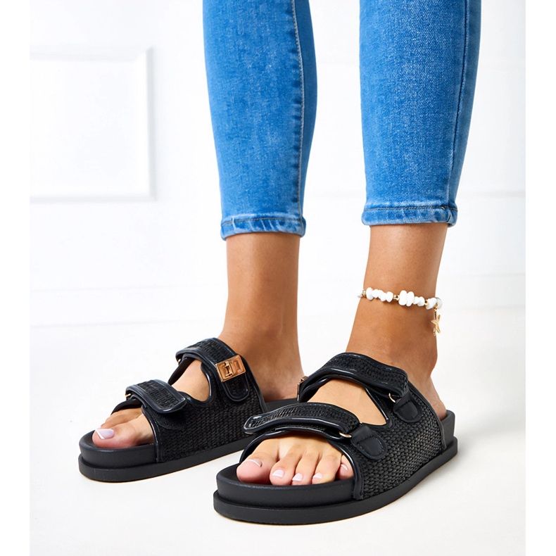 Czarne klapki szydełkowe z regulowanymi paskami Kliris 1