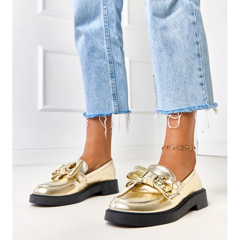 Złote mokasyny z kokardką i misiem Teriwa złoty 1