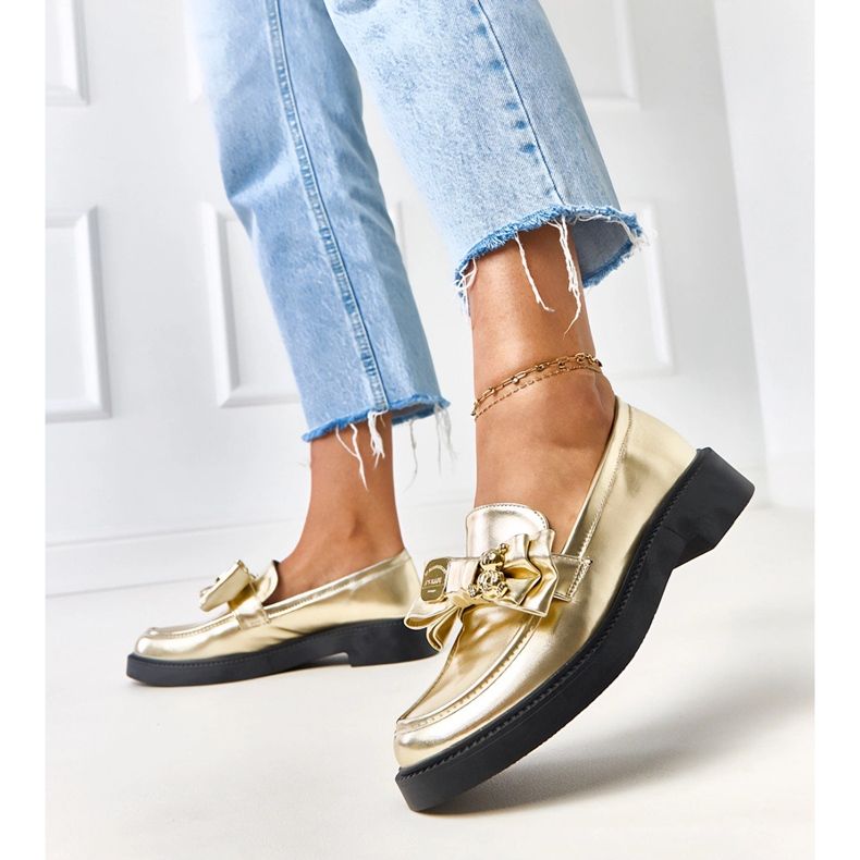Złote mokasyny z kokardką i misiem Teriwa złoty 2