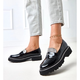 Czarne mokasyny lakierowane zdobione cyrkoniami Laures 2