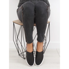 Slipony z delikatnym haftem czarne g1204a Black 1