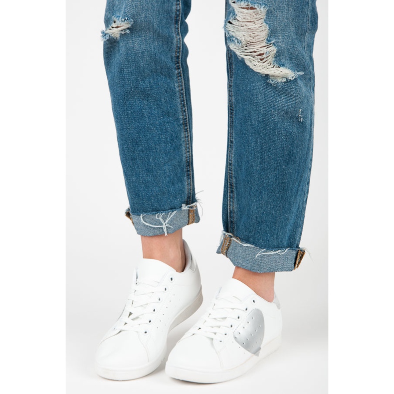 Białe trampki z sercem 2