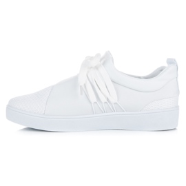 Białe buty sportowe 3