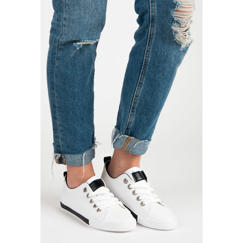 Wiązane trampki białe 1