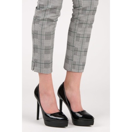 Small Swan Lakierowane szpilki na platformie czarne 1