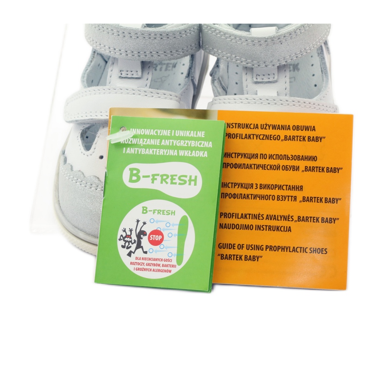 Sandałki dziewczęce Bartek 81798 białe 5