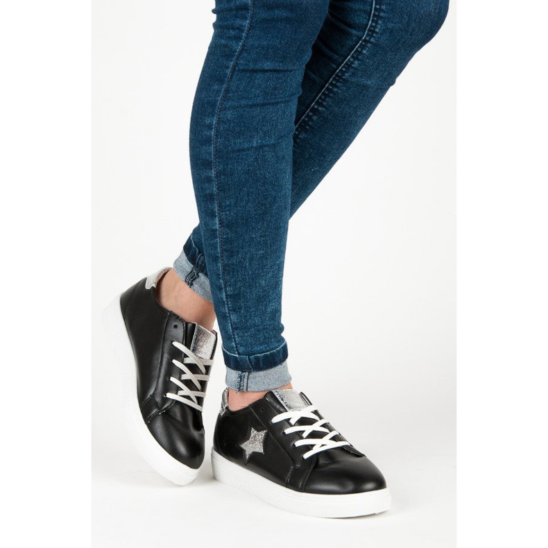 Wiązane trampki z gwiazdą czarne 1