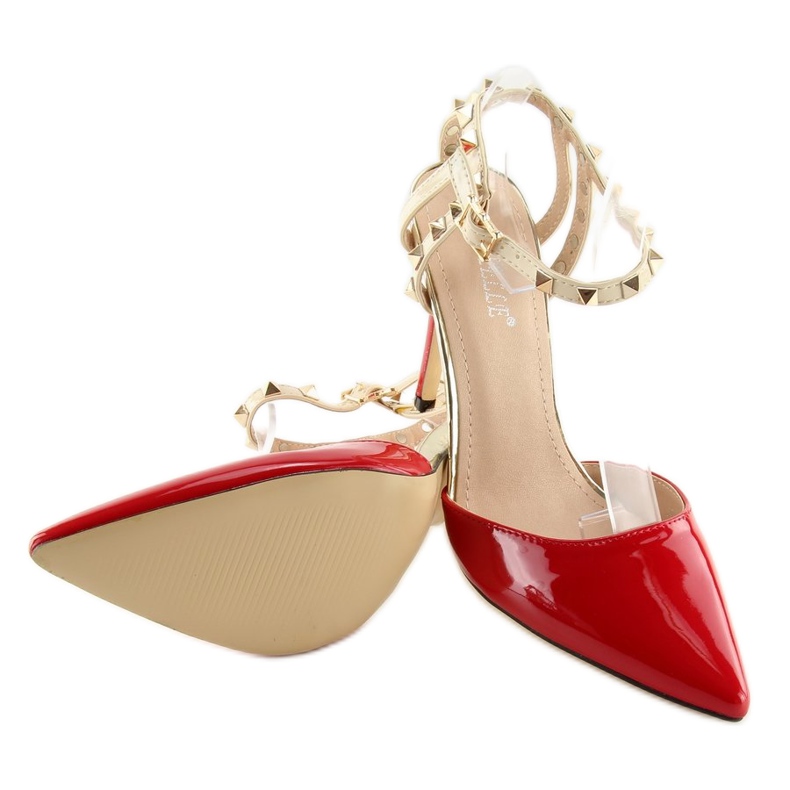 Czółenka na szpilce z ćwiekami czerwone At 2