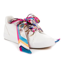 Białe wiązane trampki vices 1