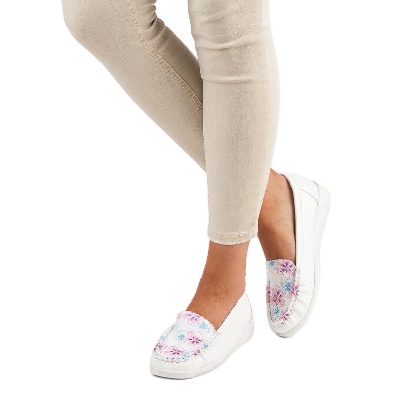 Tullo Białe Mokasyny W Kwiaty 2