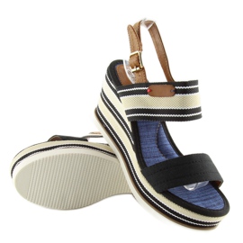 Sandałki na koturnie czarne D-37 black 2