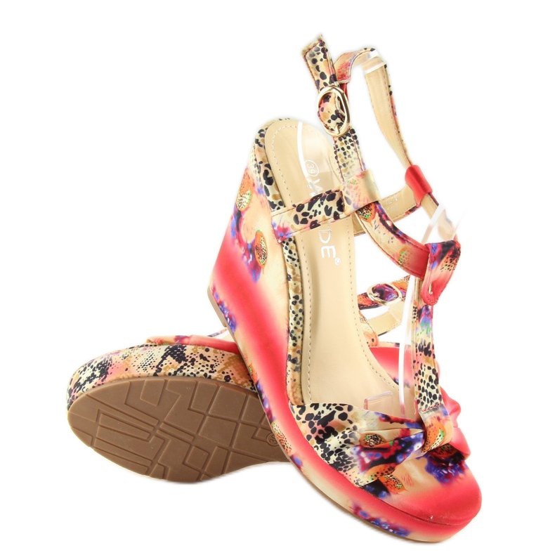 Atłasowe sandałki na koturnie 903 red czerwone 2