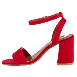 Czerwone zamszowe sandały 3