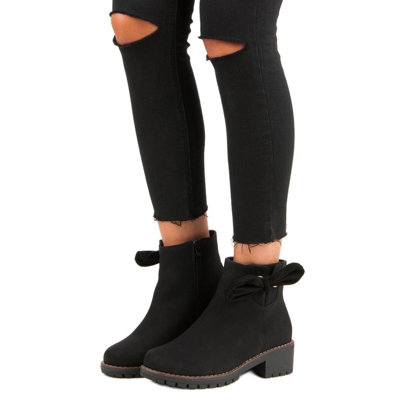 Czarne botki na obcasie 1