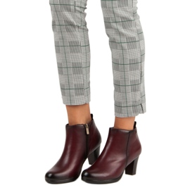 Eleganckie botki na słupku vinceza czerwone 1