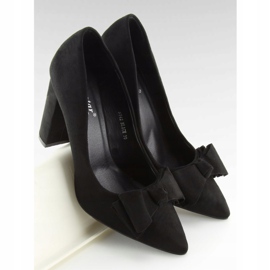 Czółenka na słupku czarne SY42 Black 1