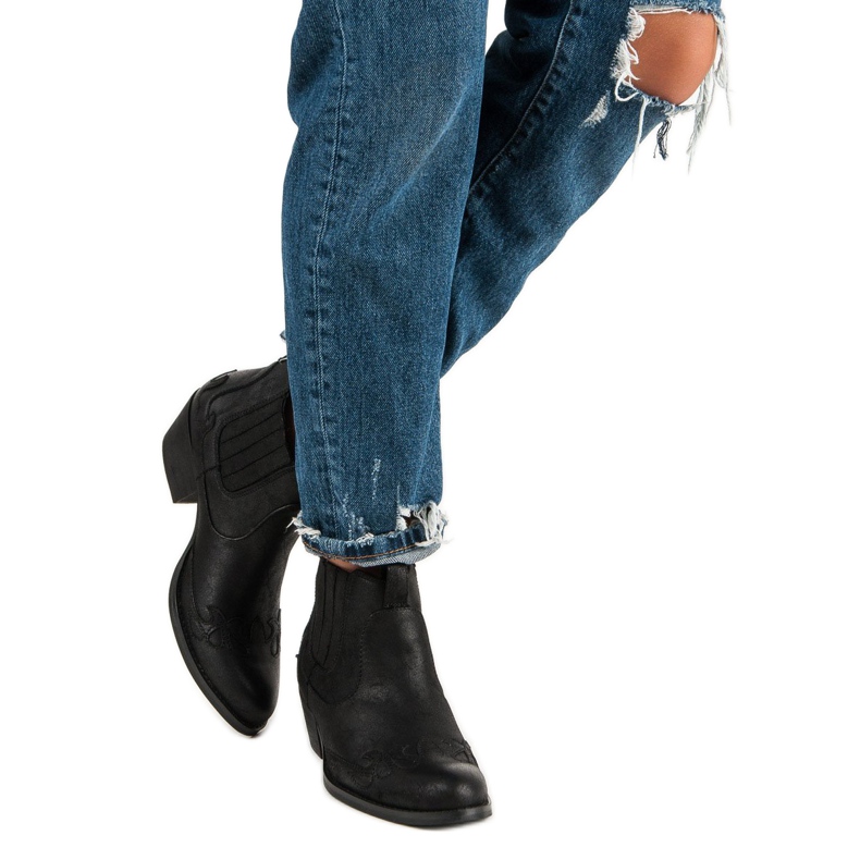 Corina Czarne botki kowbojki 1