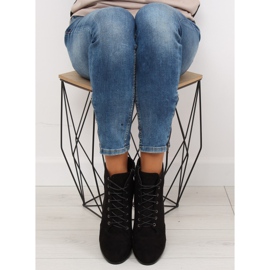 Botki na stabilnym obcasie czarne JA161 1