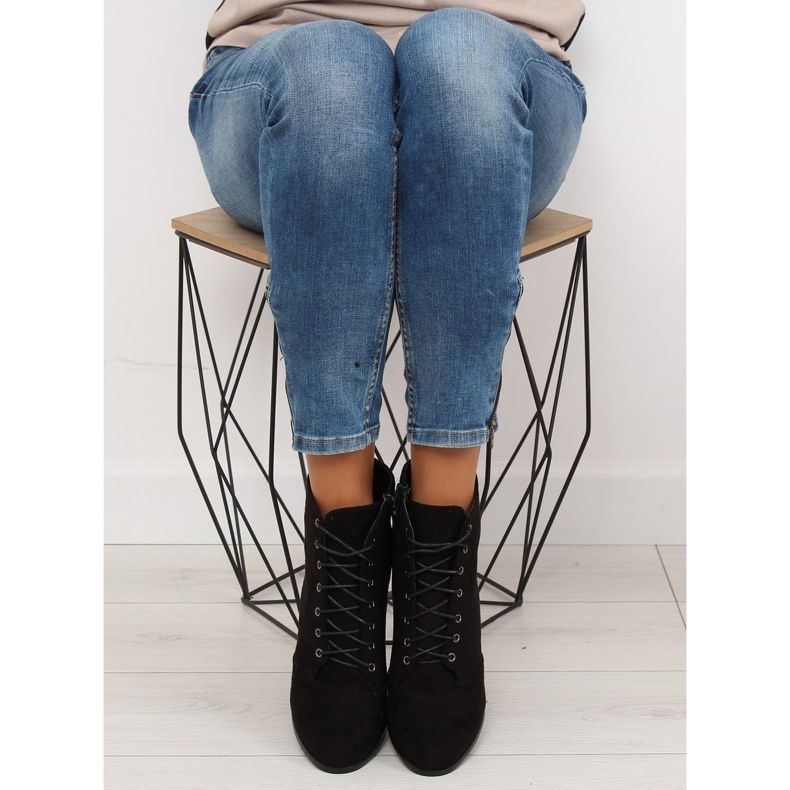 Botki na stabilnym obcasie czarne JA161 1