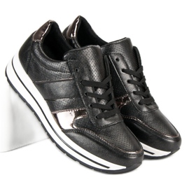 Czarne sneakersy 2